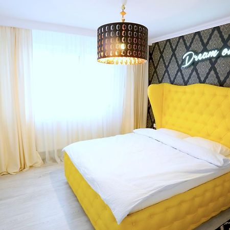 Soho Apartment Near Ceronav Galac Kültér fotó