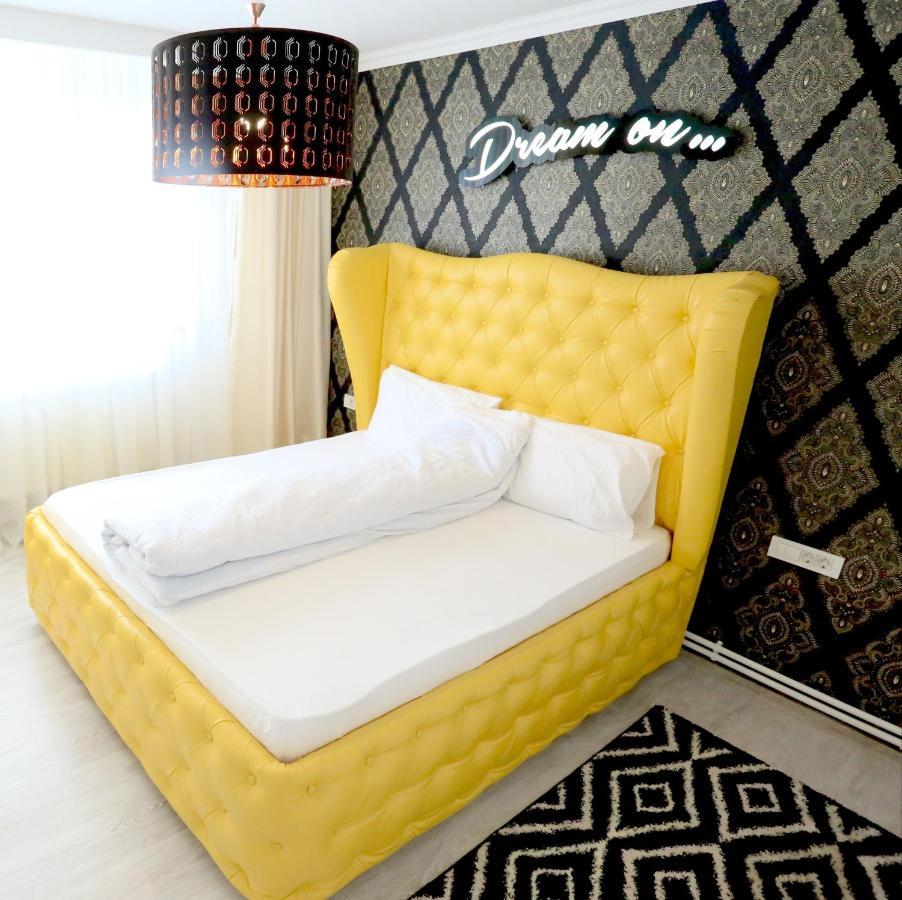 Soho Apartment Near Ceronav Galac Kültér fotó
