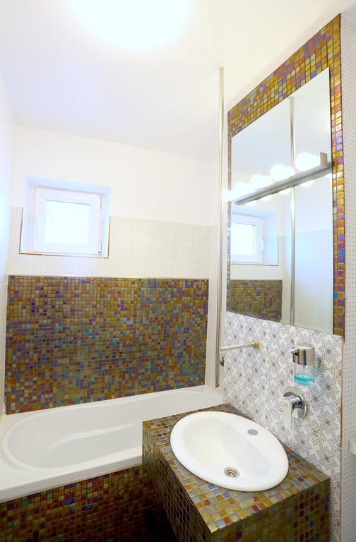 Soho Apartment Near Ceronav Galac Kültér fotó