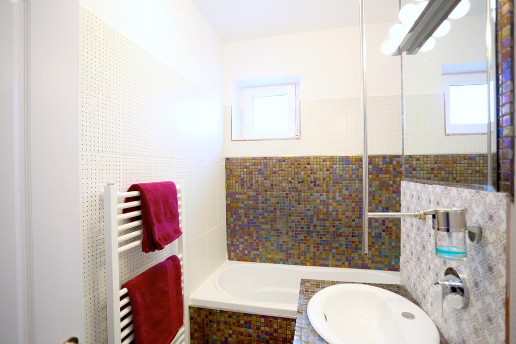 Soho Apartment Near Ceronav Galac Kültér fotó